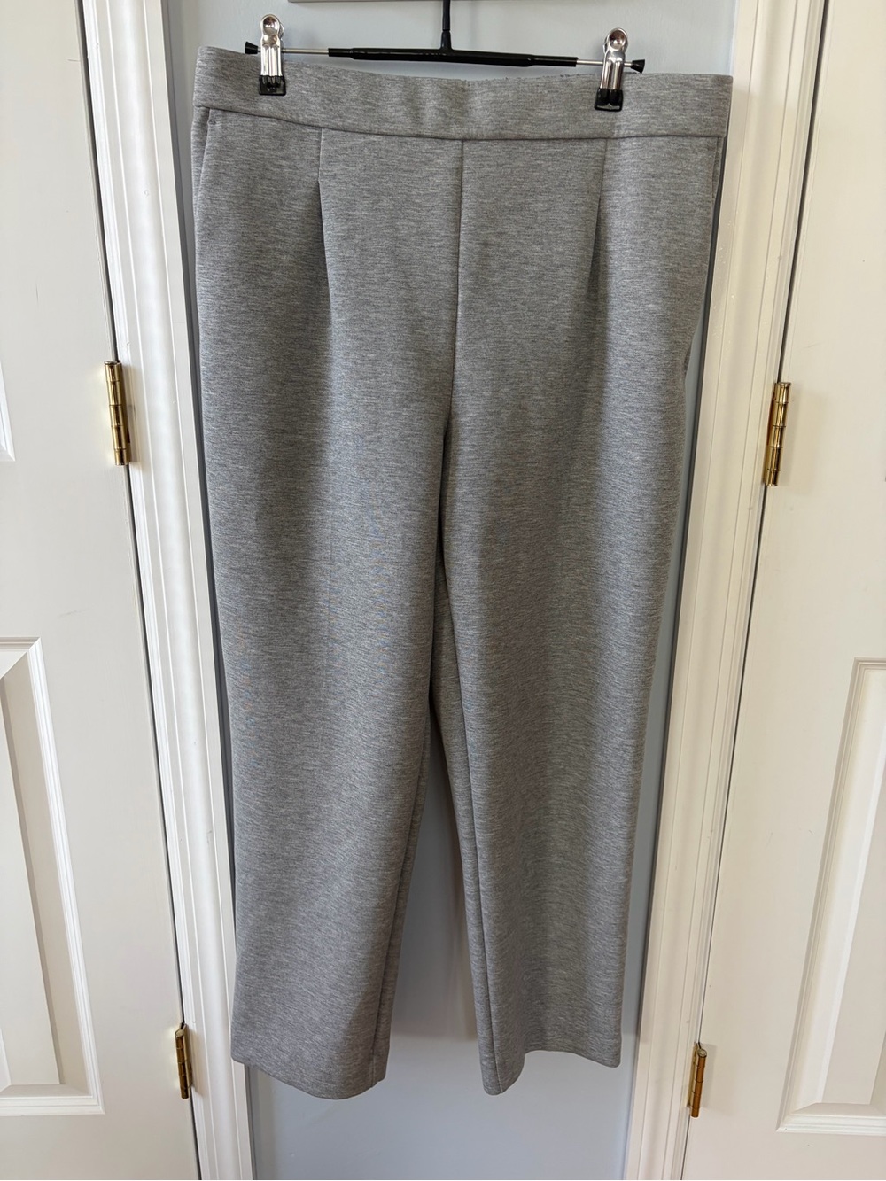 Ann Taylor Gray Women’s Pull-On Dress Pants
